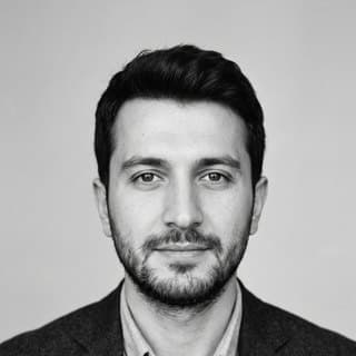 Emre O. portresi